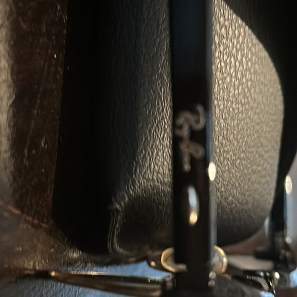 Ray Ban Sun Glasses - Picture 3 of 6